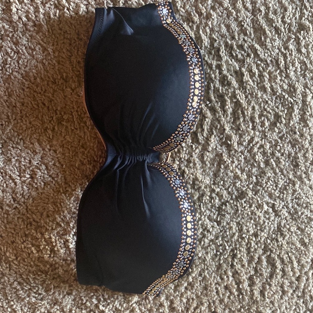 Victoria’s Secret swim top 36D